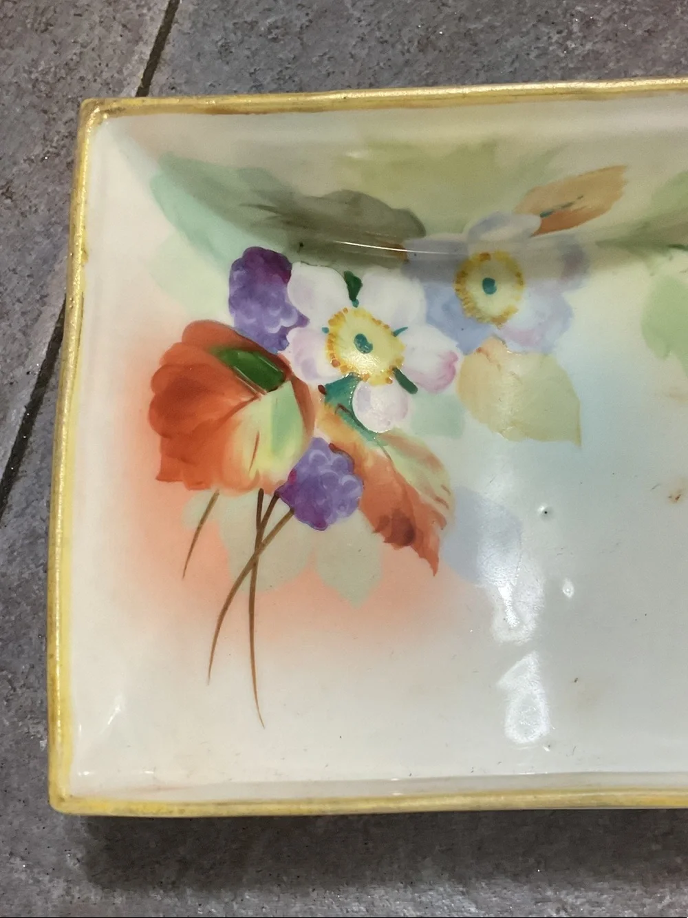 Nippon cream ceramic